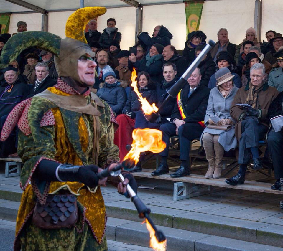 Vuurspuwen en vuurjongleren